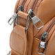 Bandolera Nador Cierre Decorativo Con Bolsillo Frontal Xxcm Caramel