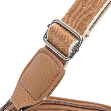 Bandolera Nador Cierre Decorativo Con Bolsillo Frontal Xxcm Caramel