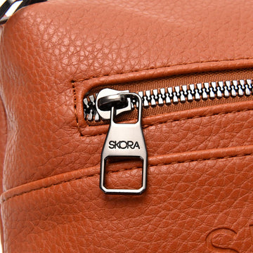 Bandolera Nador Sienna: Elegancia y Funcionalidad en Cada Detalle.