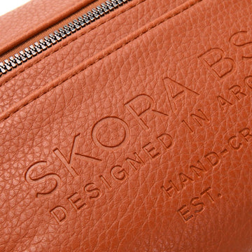 Bandolera Nador Sienna: Elegancia y Funcionalidad en Cada Detalle.