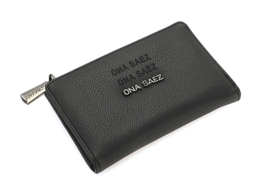 Foto de Elegancia y Funcionalidad: Billetera de Dama Ona Sáez